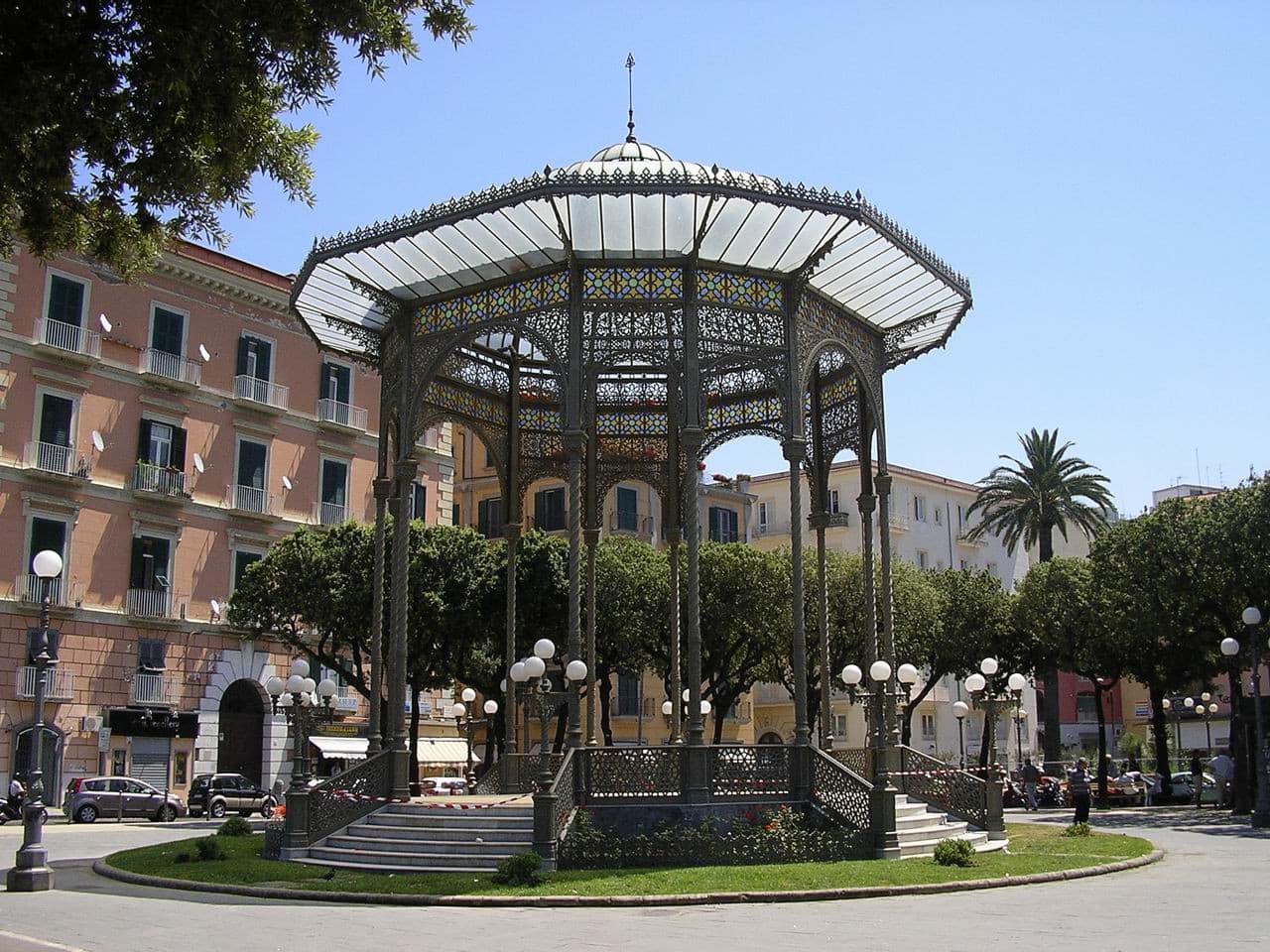 Cassarmonica and the old town