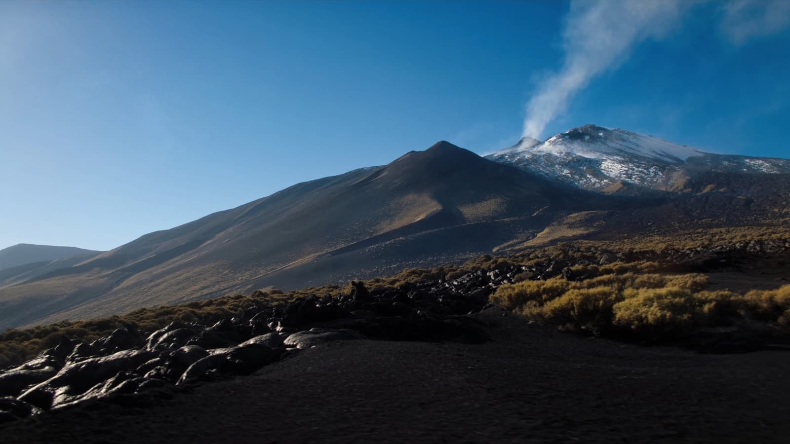 Private chauffeur transfer from Mount Etna (Rifugio Sapienza) to Syracuse