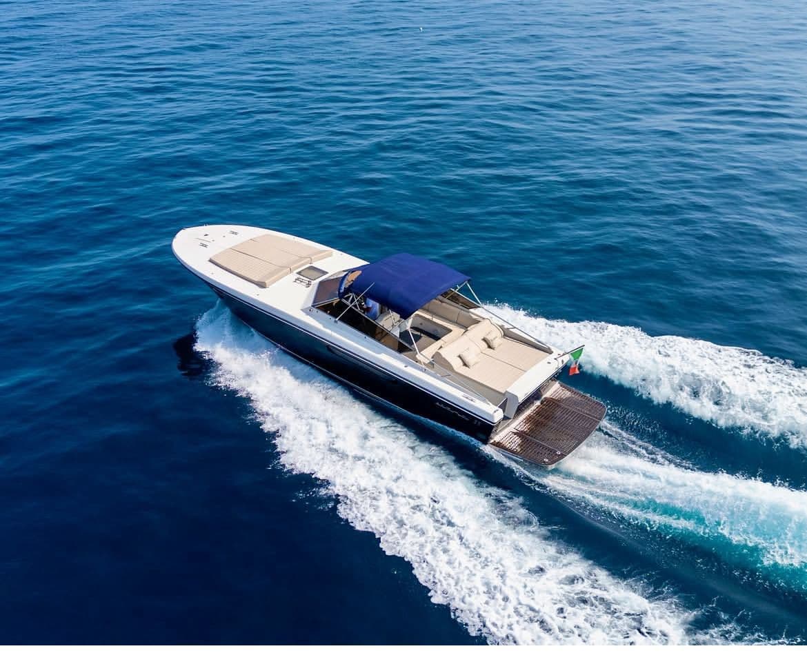 Itama 38 — Ischia yacht charter