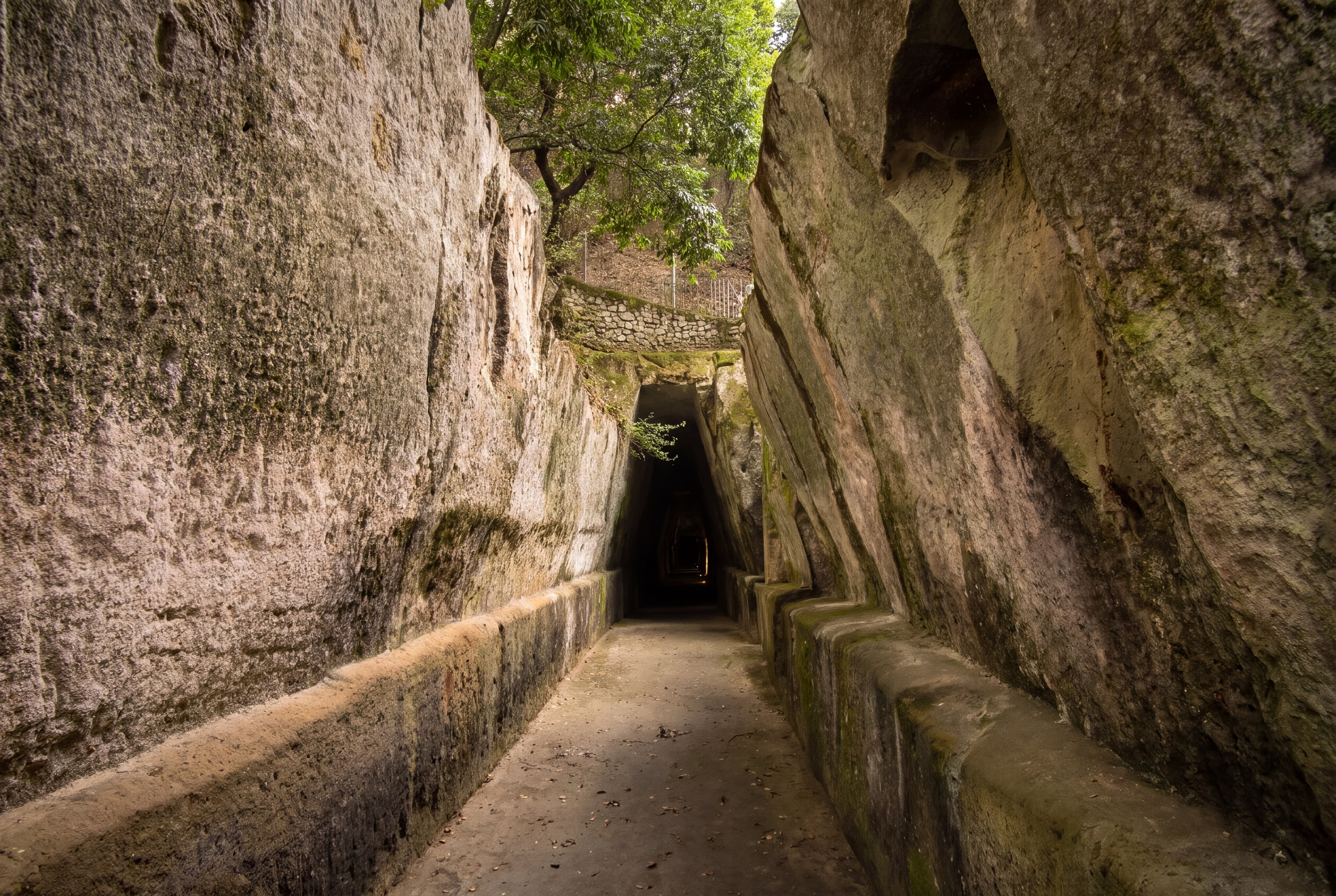 Campi Flegrei: Solfatara, Cuma, Baia e pranzo a Pozzuoli — photo 2