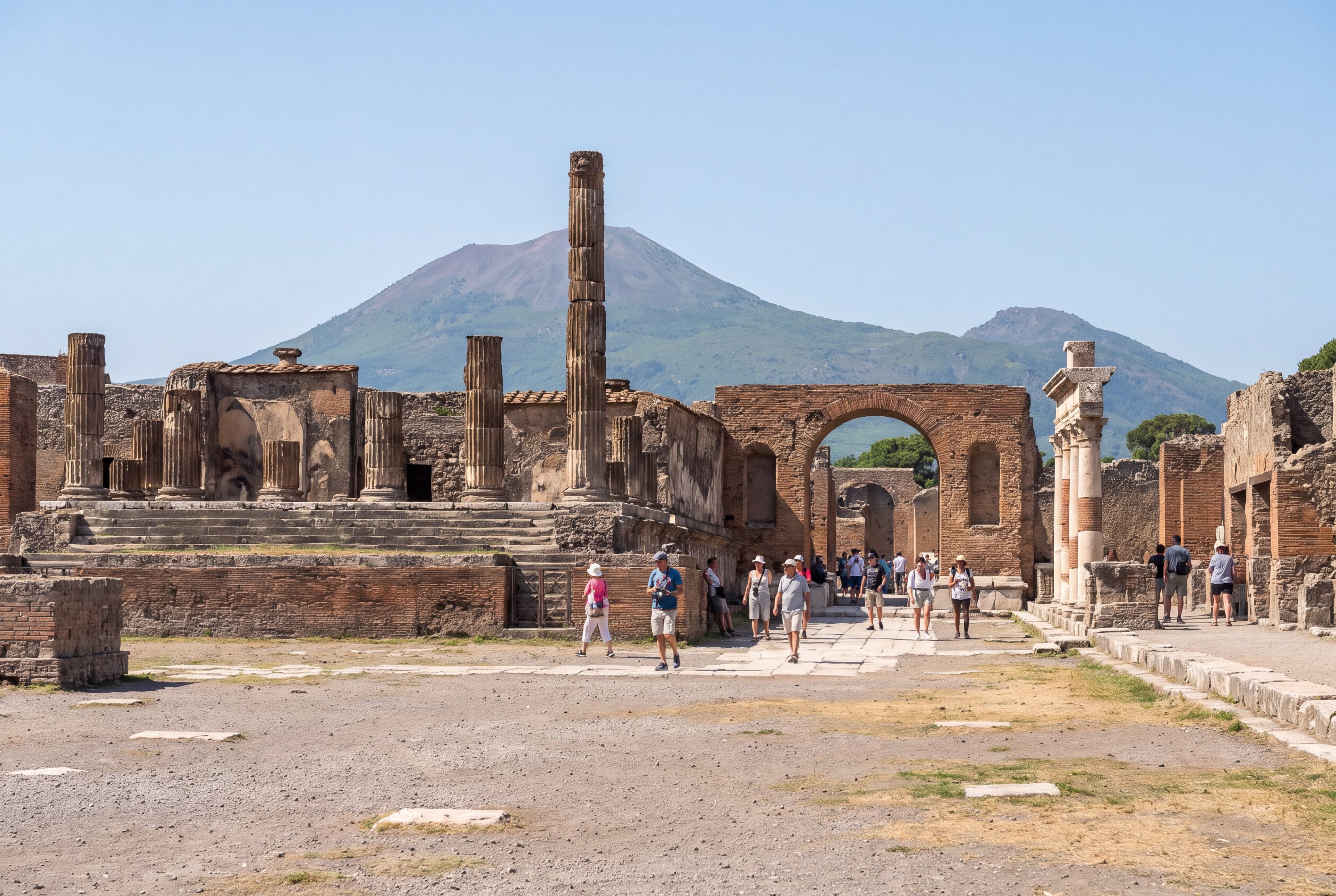 Pompeii, lunch at a winery and a day trip to Vesuvius — photo 2