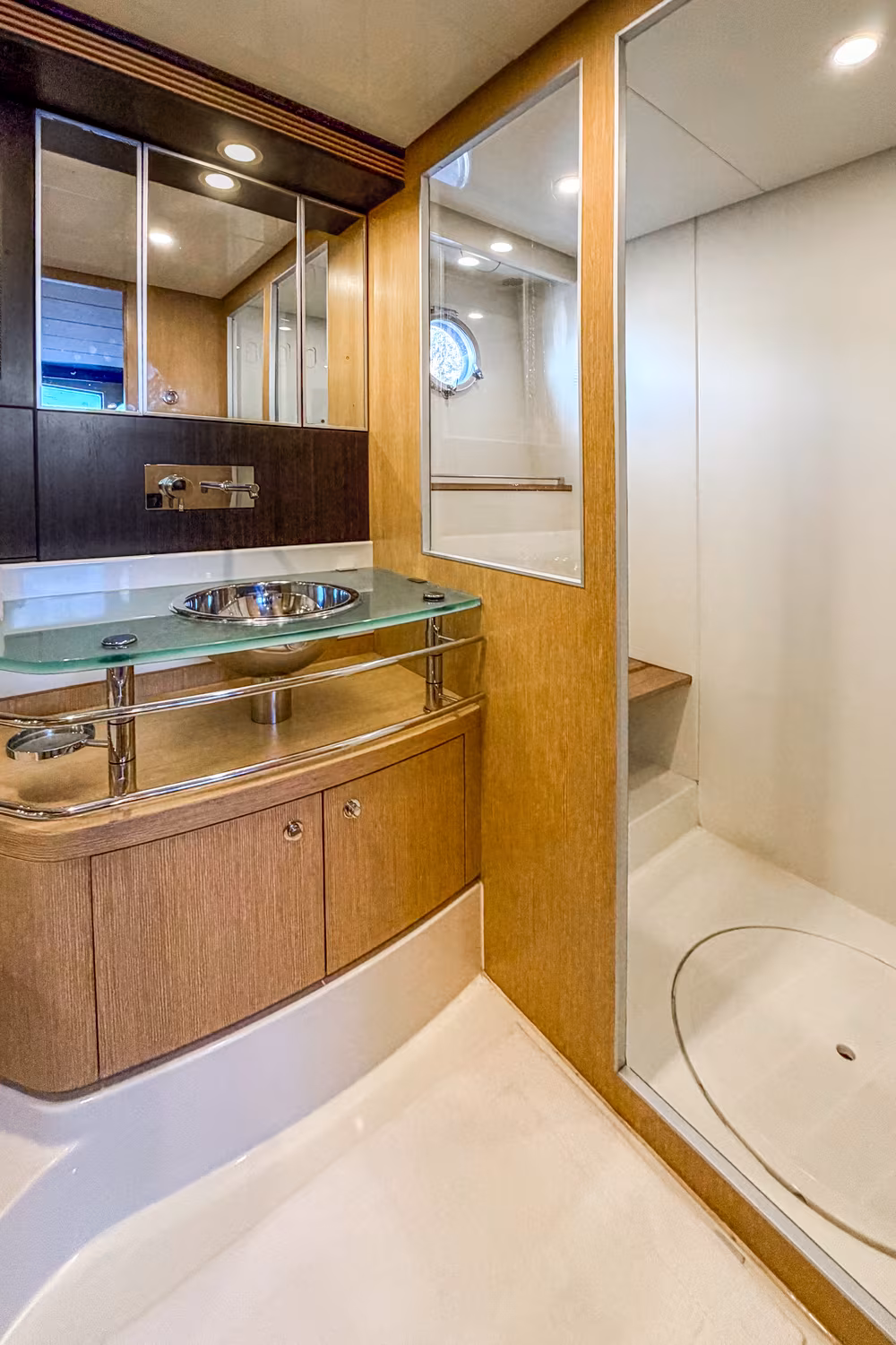 Photo of Riva 63 Vertigo - , photo 13