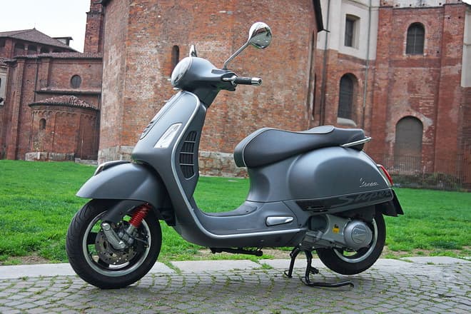 Piaggio Vespa GTS 300 3