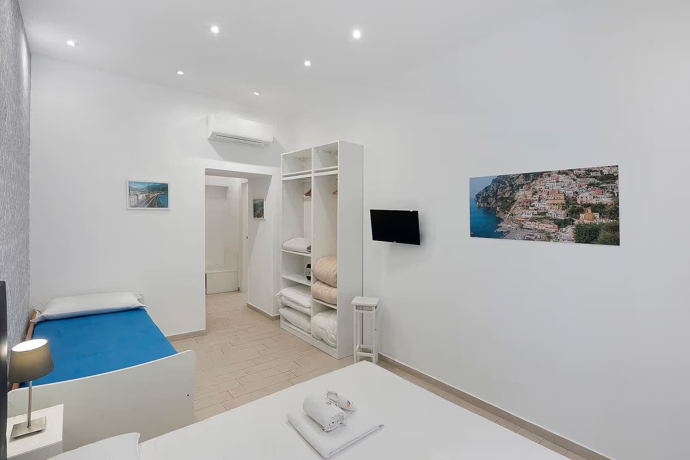 Photo of Seafront Rooms - Luciano Suite - Castellammare di Stabia, Campania, Italia, photo 2