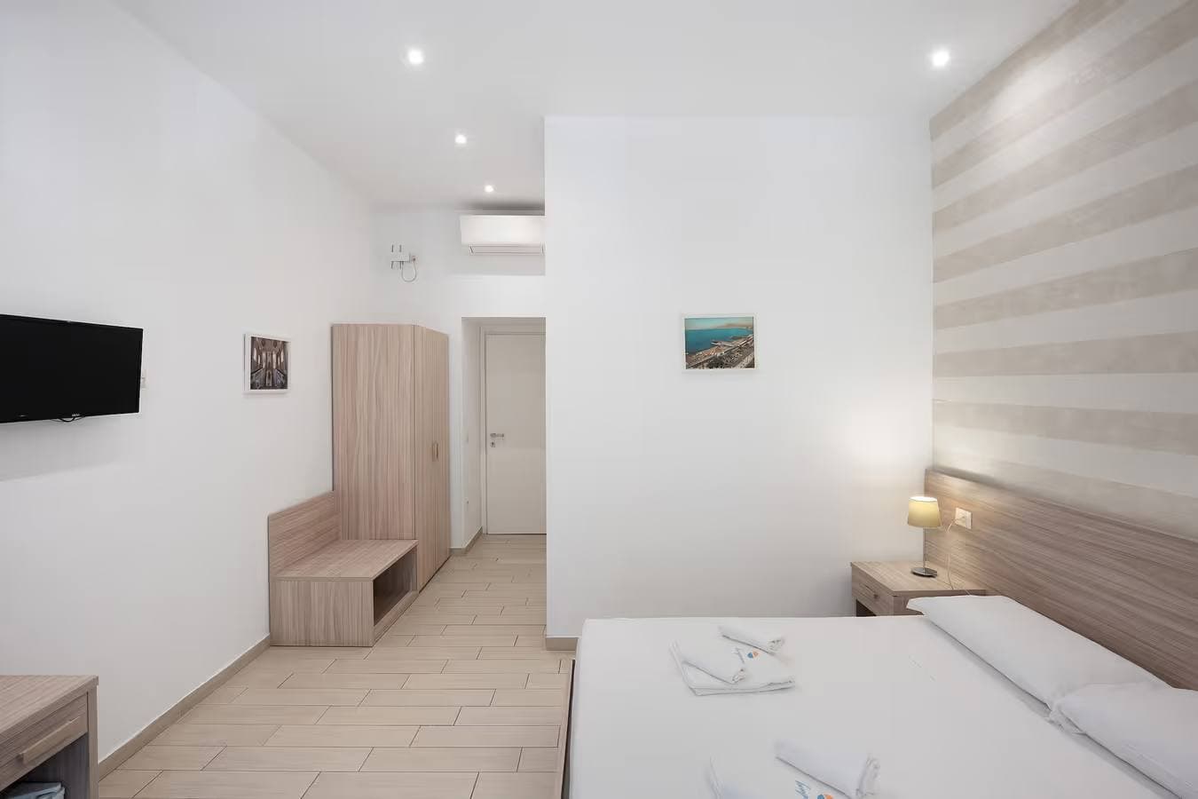 Photo of Lungomare Rooms — Camera Monica - Castellammare di Stabia, Campania, Italia, photo 5