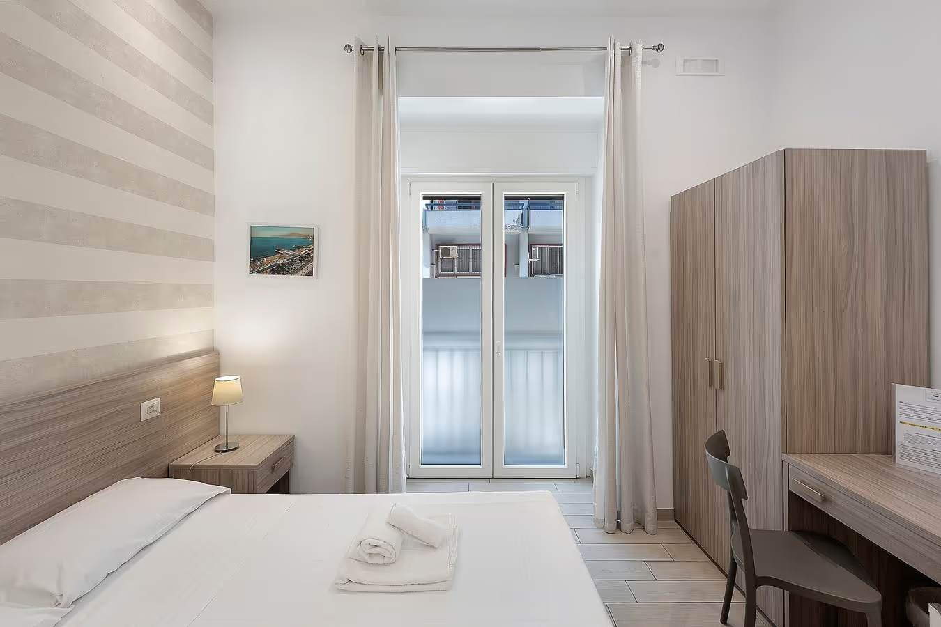 Photo of Seafront Rooms - Room Lavinia - Castellammare di Stabia, Campania, Italia, photo 9