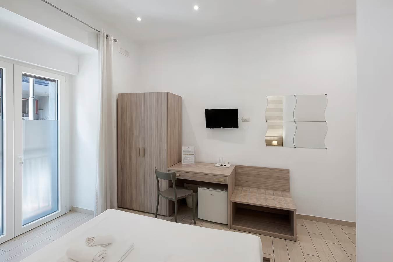 Photo of Chambres du Lungomare - Chambre Lavinia - Castellammare di Stabia, Campania, Italia, photo 10