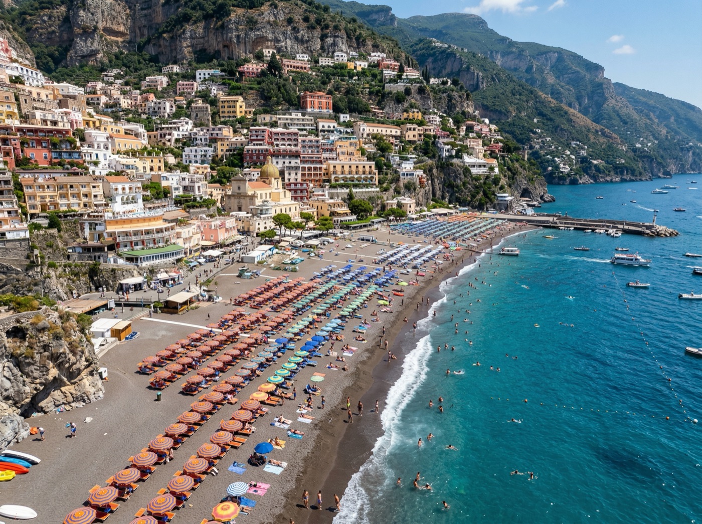 Spiaggia Grande beach in Positano with colourful houses above