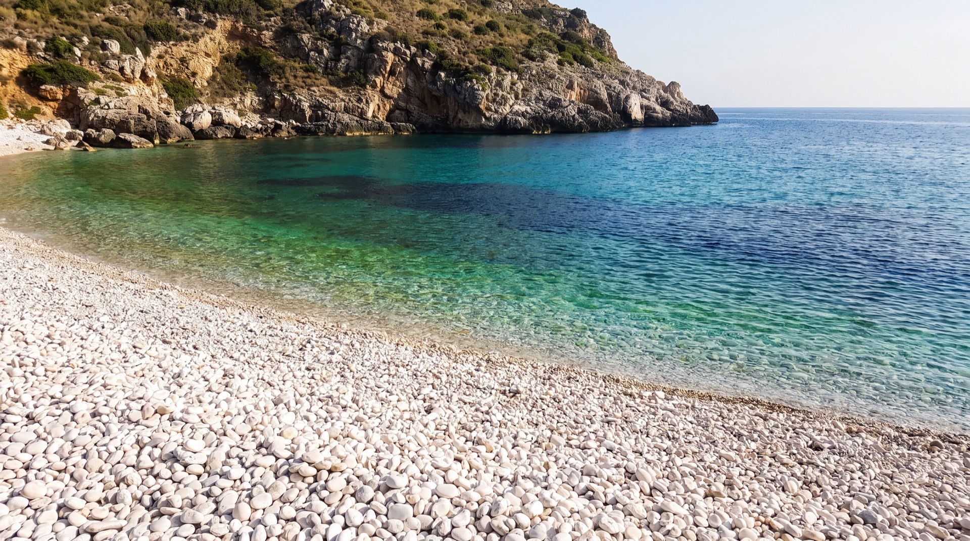 Die weißen Mergelterrassen der Scala dei Turchi bei Realmonte, das kostenpflichtige Kap, auf dem jeder Besuch zwanzig Minuten dauert