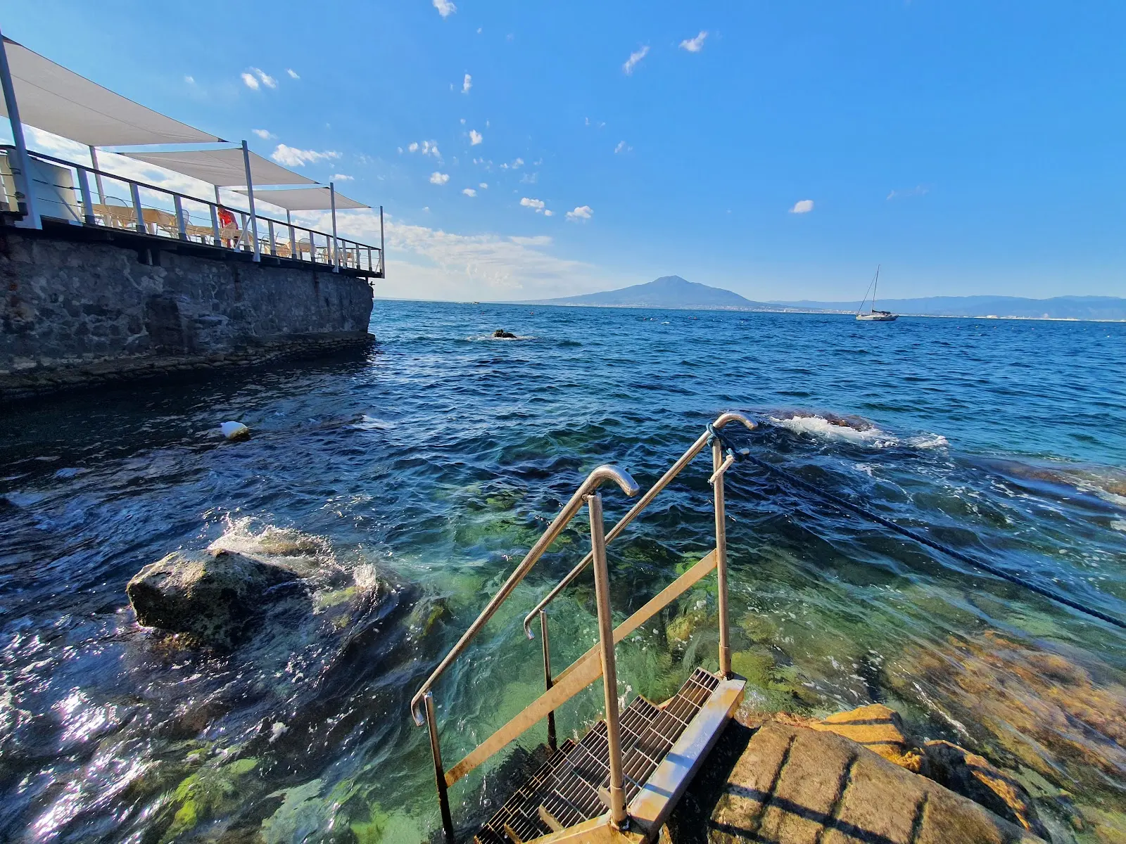 The Seiano paradox: a Vico frazione with its own station